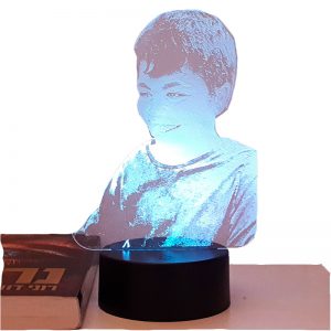 מנורת לד עם עיצוב תמונה אישית בחריטת לייזר